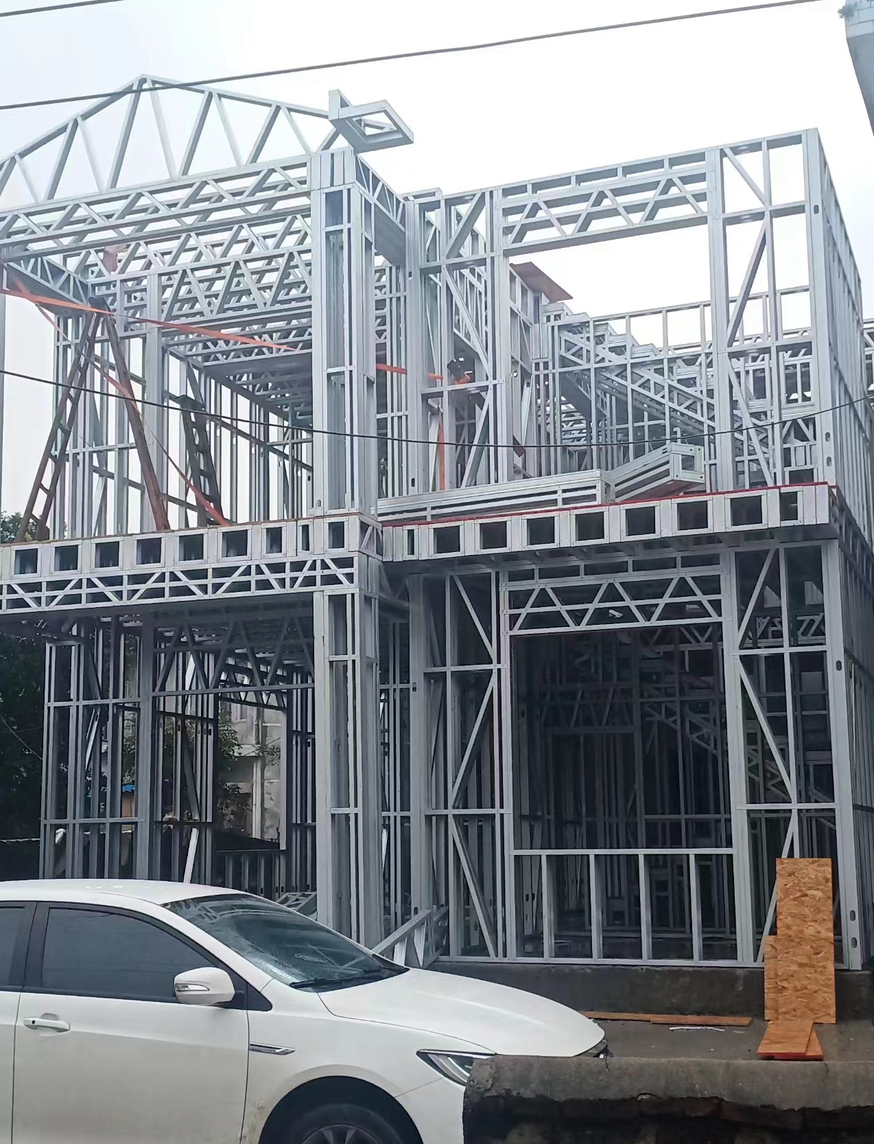 輕鋼別墅能防蜈蚣和白蟻嗎？(圖2)