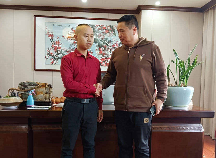 歡迎美國華僑進出口商會副會長到睿婕工廠考察，未來將共同出口輕鋼房屋材料到美國