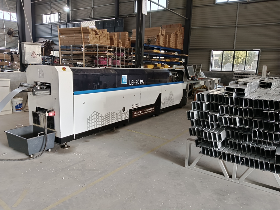 輕鋼龍骨別墅生產(chǎn)設(shè)備有哪些品牌？