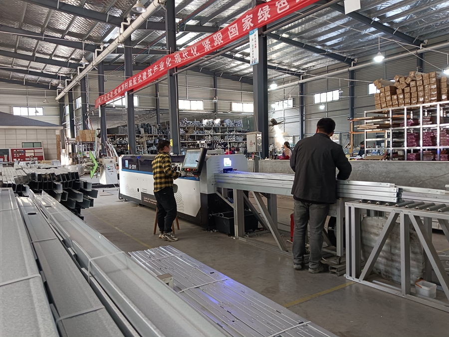 輕鋼龍骨別墅生產(chǎn)設(shè)備有哪些品牌？(圖2)