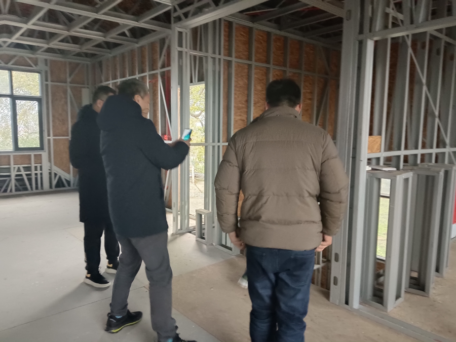 法國華僑代表團蒞臨睿婕輕鋼別墅工廠考察，探尋合作機會！(圖2)