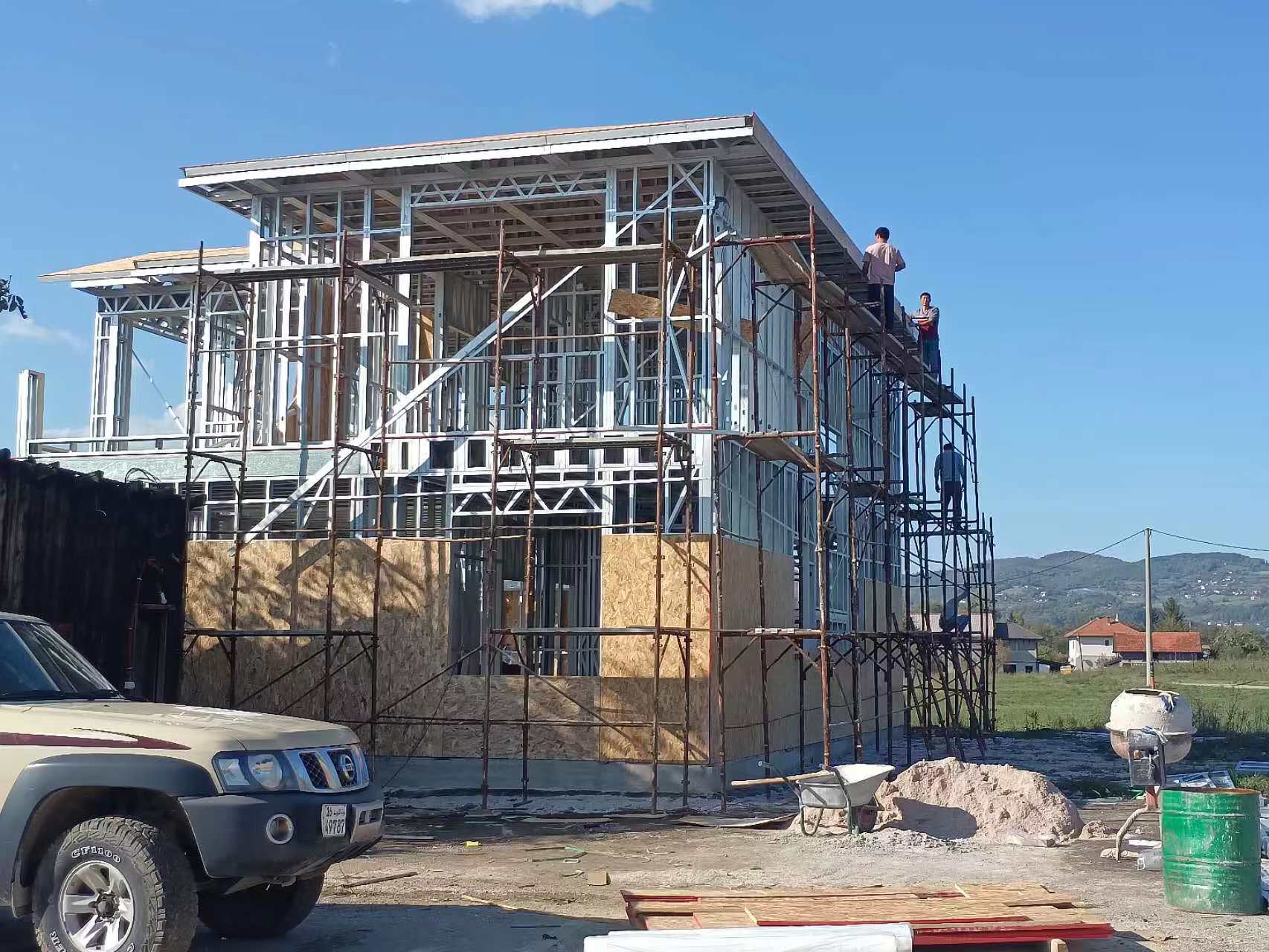 睿婕輕鋼別墅施工現(xiàn)場(2) 睿婕輕鋼別墅施工現(xiàn)場(2)